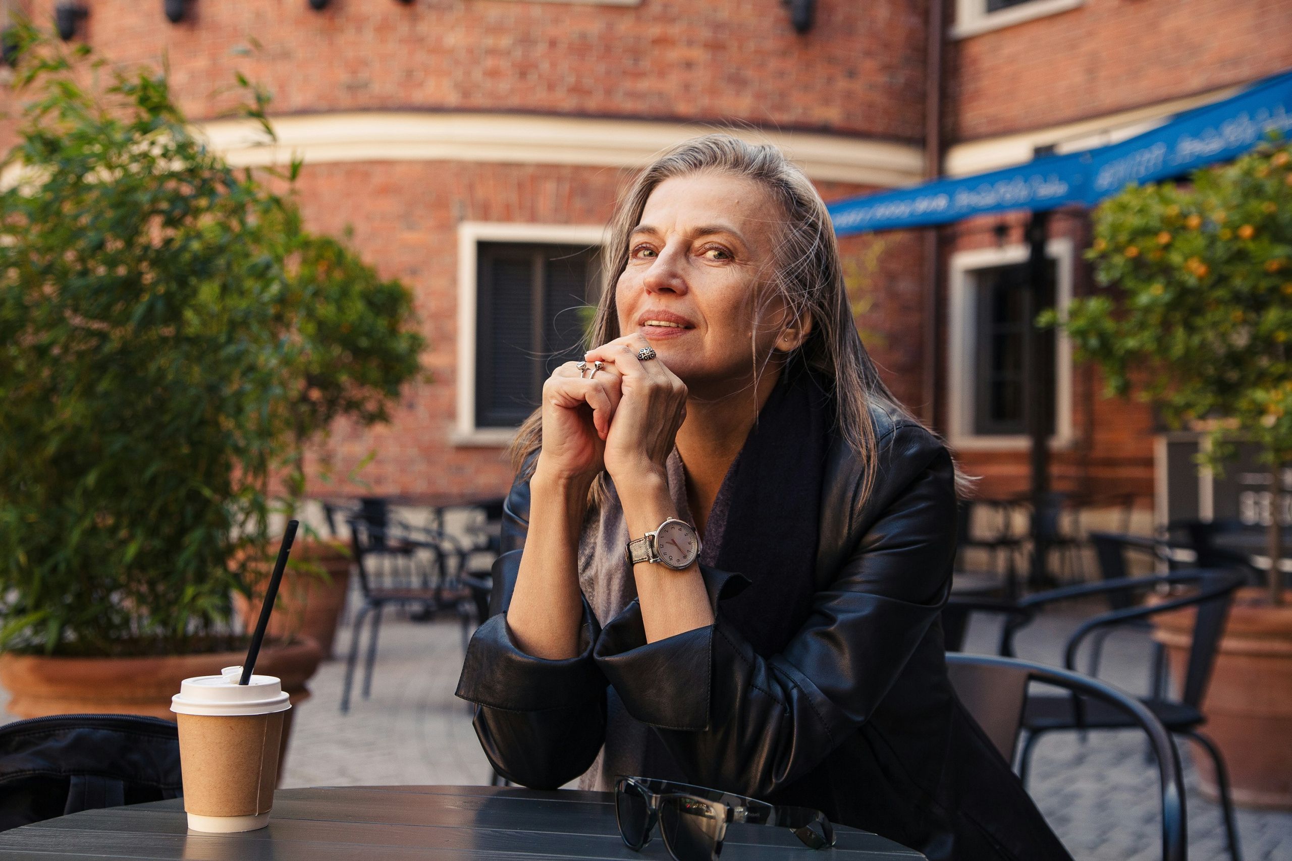 Articol despre menopauză ca etapă firească și naturală în viața femeii