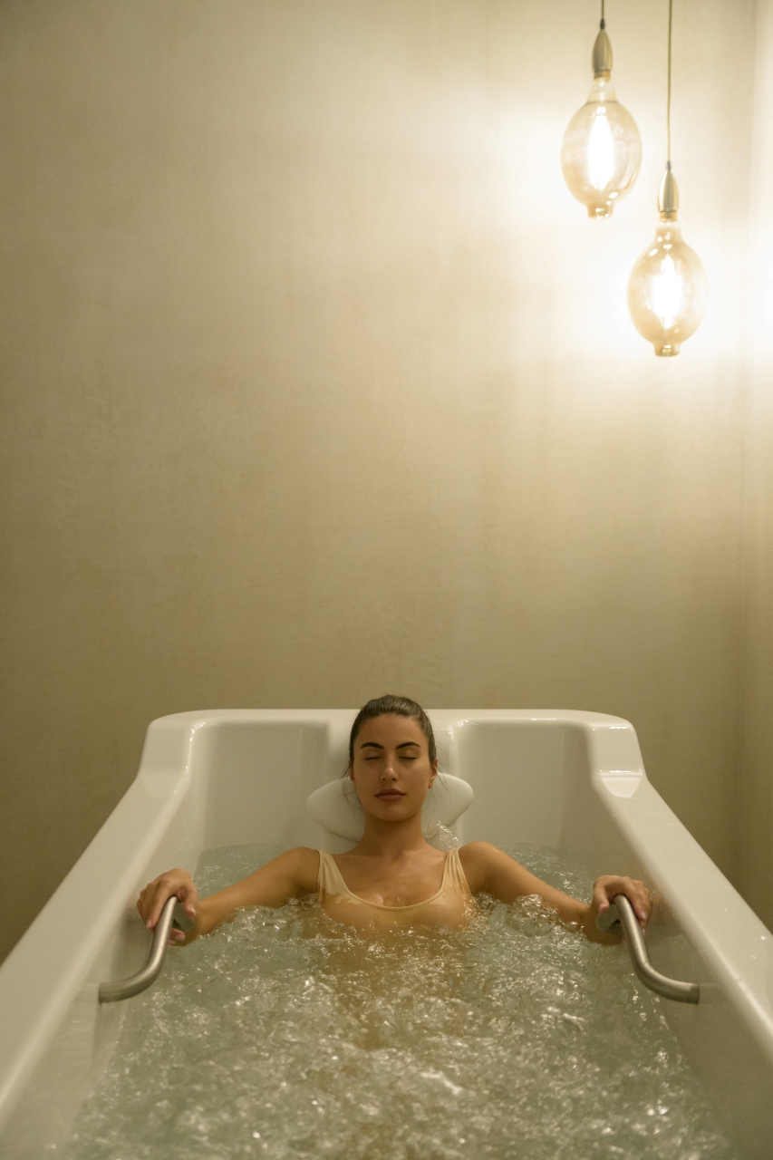 Băi cu apă sărată la Sovata – terapie anti-aging și echilibru hormonal natural.