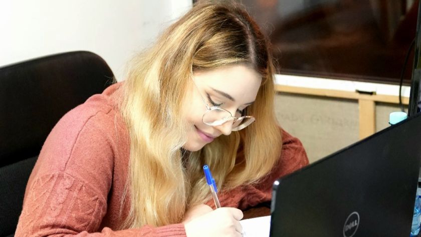 Jurnalul personal al Roxanei Diochețanu ia forma desenelor, listelor și notițelor care păstrează idei și fragmente din viața de zi cu zi