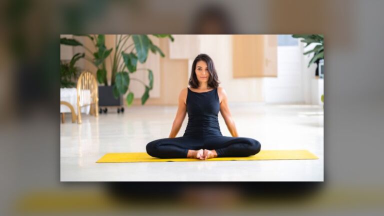Lidia Dumitru, instructor de yoga, autoarea articolului despre yoga și longevitate