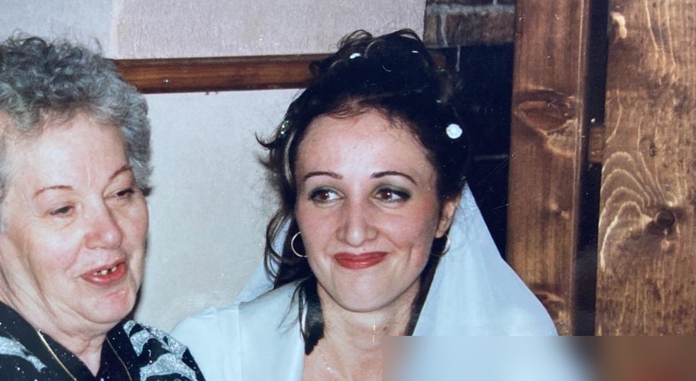 Oana Grecea alături de bunica ei, la nunta ei